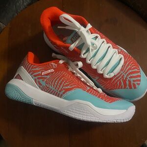 NWOT Moolah Kicks Neovolt Pro V2 women’s basketball sneakers